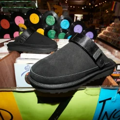 Mens UGG® Goldencoast II Clog - Black