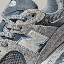 New Balance 2002R Athletic Shoe - Steel / Lead / Orca