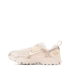 Nike Vomero 5 Athletic Shoe - Big Kid - Chalk / Sail / Chalk