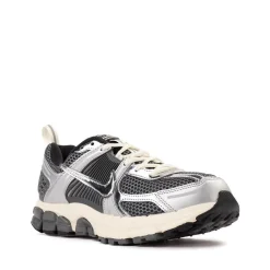 Nike Vomero 5 Athletic Shoe - Big Kid - Iron Grey / Chrome / Metallic Silver