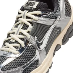 Nike Vomero 5 Athletic Shoe - Big Kid - Iron Grey / Chrome / Metallic Silver