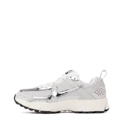 Nike Vomero 5 Athletic Shoe - Big Kid - Photon Dust / Gridiron / Sail / Chrome