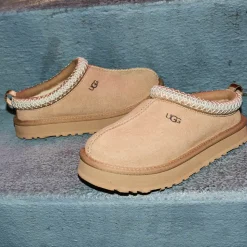 UGG® Tazz Platform Slipper - Little Kid / Big Kid - Sand