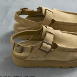 Womens Clarks Meare Easy Sandal - Maple