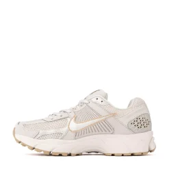 Womens Nike Zoom Vomero 5 Athletic Shoe - Light Bone / Light Bone / Phantom