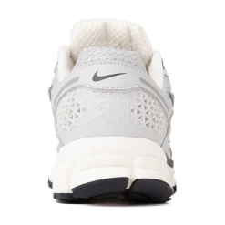 Womens Nike Zoom Vomero 5 Athletic Shoe - Photon Dust / Gridiron / Sail / Chrome