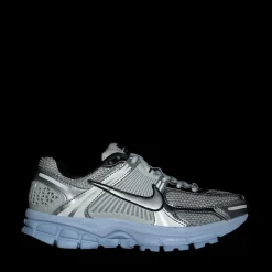 Womens Nike Zoom Vomero 5 Athletic Shoe - Photon Dust / Metallic Silver
